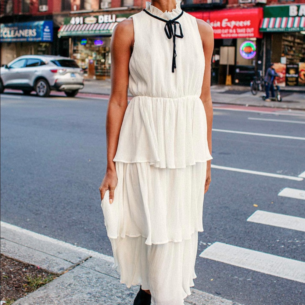 NWT Stunning White Pleated Tiered Midi Dress